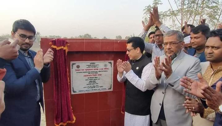 মেহেরপুরে ভৈরব নদের পাড়ে ওয়াকওয়ে নির্মাণ কাজের উদ্বোধন