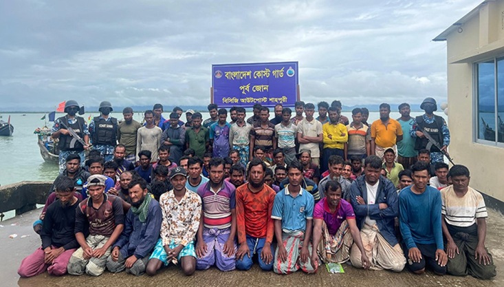 মিয়ানমার জলসীমায় ঢুকে পড়া ১২২ মাঝিমাল্লা আটক