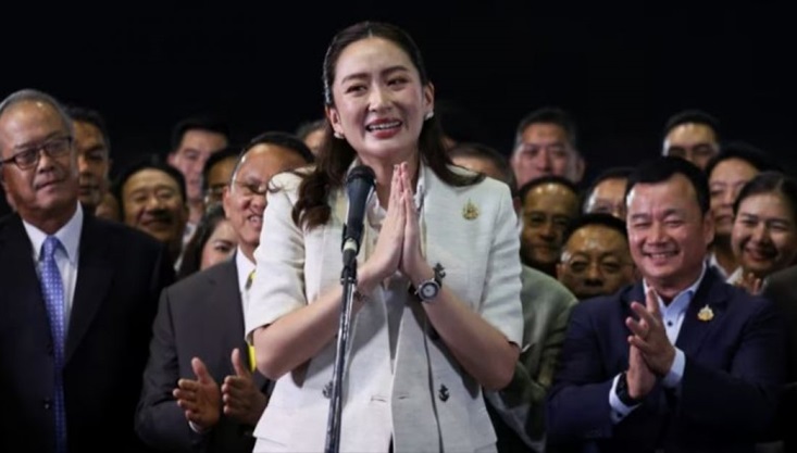 শপথ নিলেন থাইল্যান্ডের নতুন প্রধানমন্ত্রী পেতংতার্ন