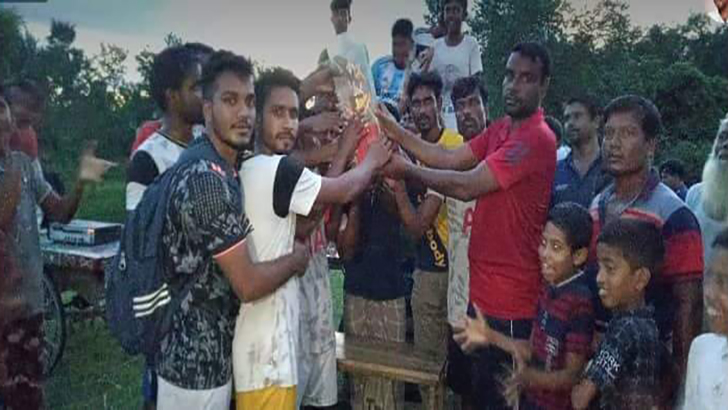 শোলমারী ফুটবল একাদশের উদ্যোগে প্রীতি ফুটবল ম্যাচ