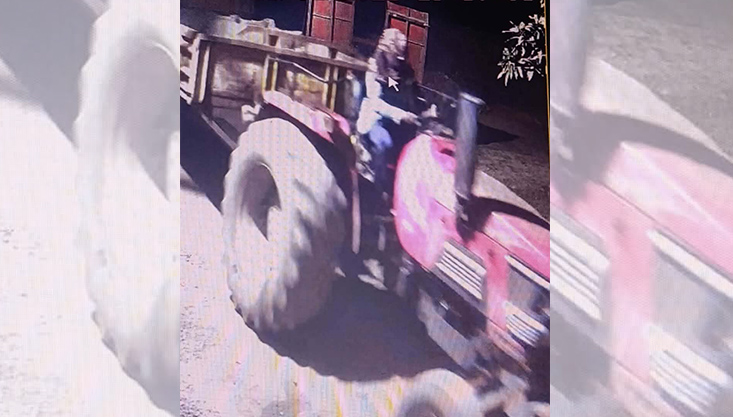 মুজিবনগরে  ইটভাটা থেকে ট্রাক্টর চুরি