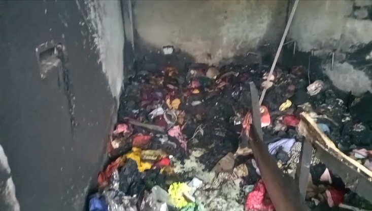 মেহেরপুরে গার্মেন্টসের দোকানে অগ্নিকান্ড