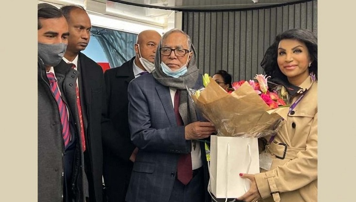 বার্লিন থেকে লন্ডন পৌঁছেছেন রাষ্ট্রপতি