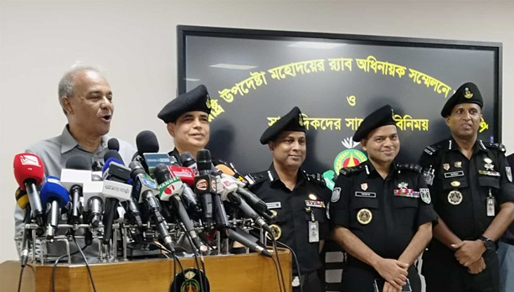 দুর্গাপূজা ঘিরে পাশের দেশ মিথ্যাচার করছে: স্বরাষ্ট্র উপদেষ্টা