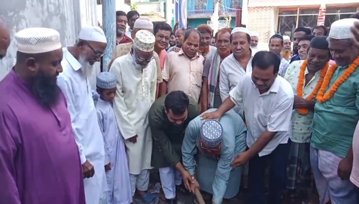 মেহেরপুরে সড়ক উন্নয়ন ও ড্রেন নির্মাণ কাজের উদ্বোধন
