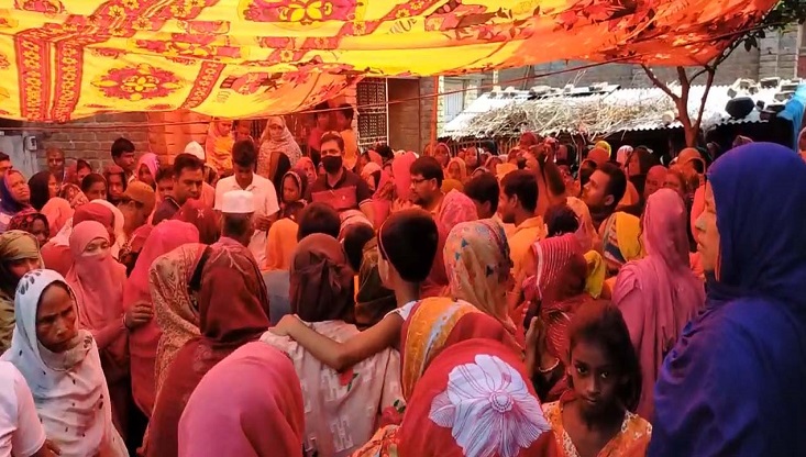 গাংনীতে ইজিবাইক উল্টে মুরগি ব্যবসায়ী নিহত,আহত-১