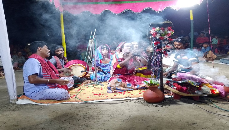 মেহেরপুরে পুত্র সন্তান জন্ম লাভে ব্যতিক্রম ধরনের আয়োজন