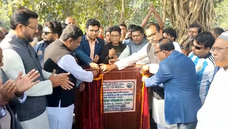 গাংনীতে খাল খননের উদ্বোধন করলেন এমপি খোকন