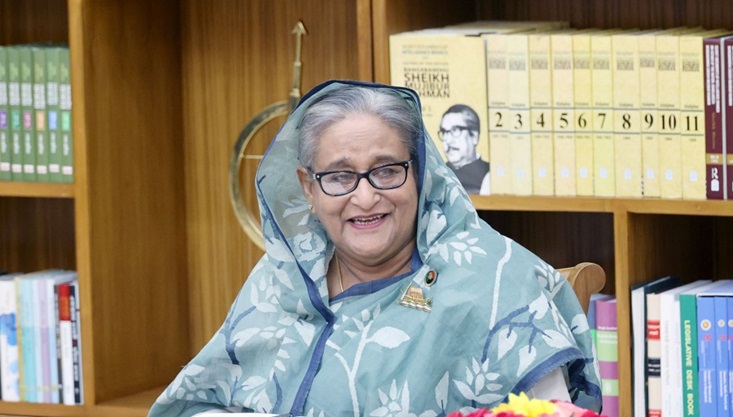 সাংবাদিকদের সতর্ক থাকার আহ্বান শেখ হাসিনার