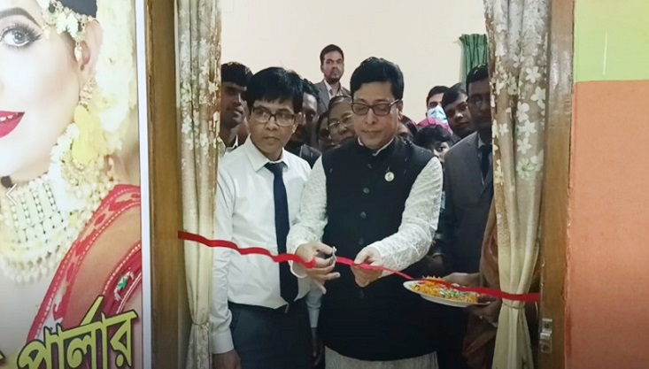 মেহেরপুরে উদ্যোক্তাদের তৈরি নকশি কাঁথা ও বুটিক শপের উদ্বোধন