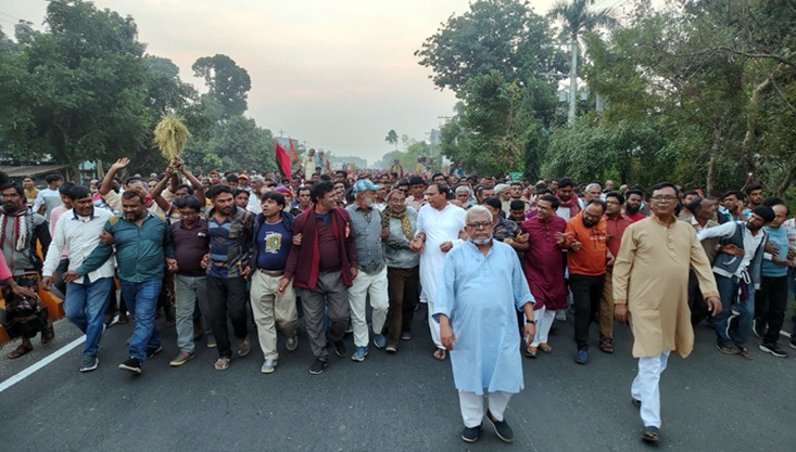 গাংনীতে বিএনপি মনোনীত প্রার্থী আমজাদ হোসেনের গণমিছিল