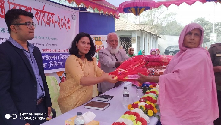 মেহেরপুরে শীতার্তদের মাঝে শীতবস্ত্র বিতরণ
