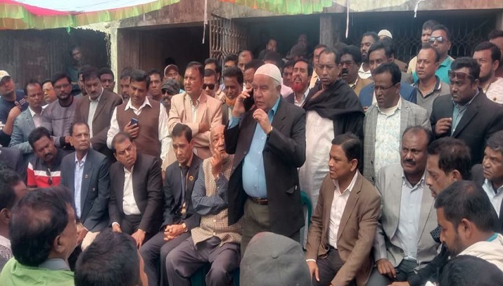 খুলনা বিভাগীয় সমাবেশে  আহত নেতৃবৃন্দের পাশে কুষ্টিয়া জেলা বিএনপি