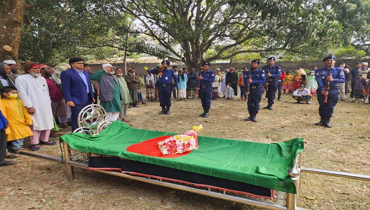 মুজিবনগরে যুদ্ধাহত বীর মুক্তিযোদ্ধাকে রাষ্ট্রীয় মর্যাদায় দাফন