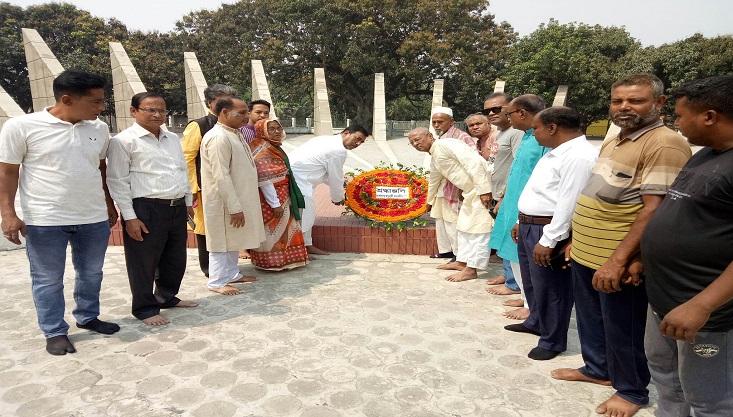 কেন্দ্রীয় আওয়ামী মৎস্যজীবী লীগের মুজিবনগর স্মৃতিসৌধে পুস্পস্তবক অর্পণ