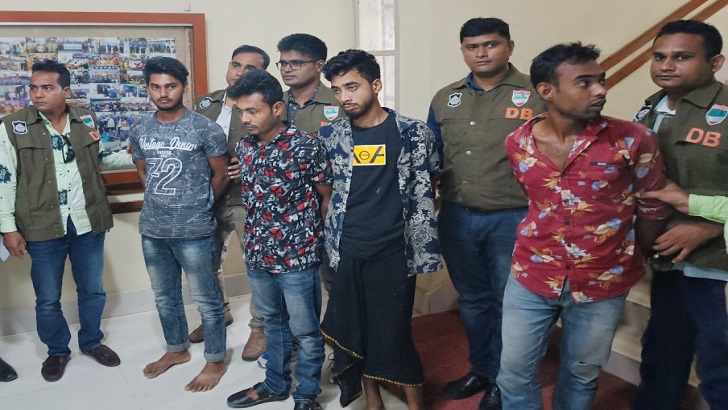 চুয়াডাঙ্গায় স্বামী-স্ত্রীকে হত্যার ঘটনায় গ্রেফতার ৪