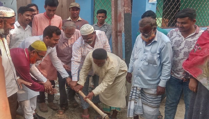 মেহেরপুর পৌরসভার ৩টি সড়ক ও ড্রেন নির্মাণ কাজের উদ্বোধন