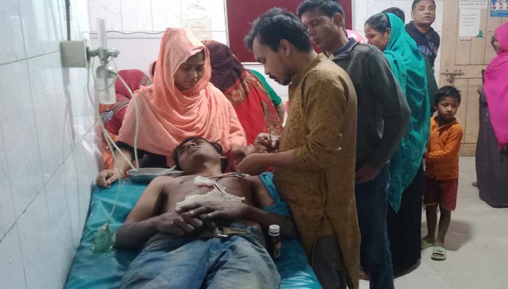 গাংনীতে সড়ক দুর্ঘটনায় ২ মোটরসাইকেল আরোহী আহত