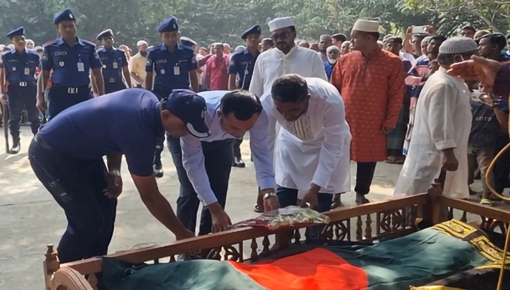 গাংনীতে রাষ্ট্রীয় মর্যাদায় বীর মুক্তিযোদ্ধার দাফন সম্পন্ন