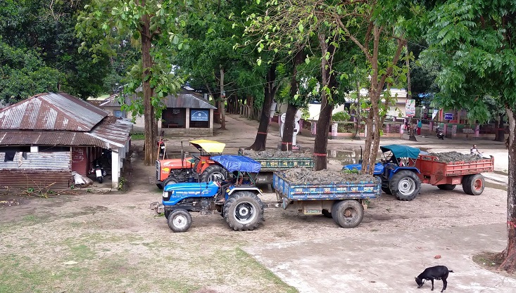 গাংনীতে তিন ট্রলি চালকের জরিমানা
