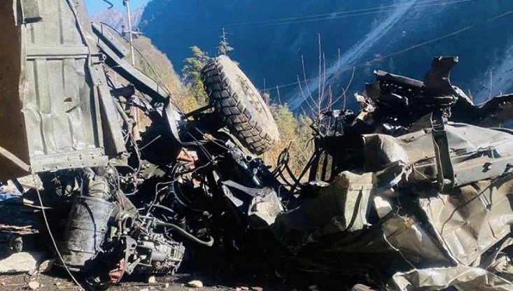 সিকিমে সড়ক দুর্ঘটনায় তিন কর্মকতাসহ ১৬ সেনা নিহত