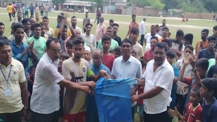 সত্যসন্ধ্য কাপ ফুটবল টুর্নামেন্টে হিজল বাড়িয়া একাদশ সেমিফাইনালে