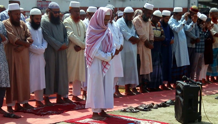 বৃষ্টি চেয়ে গাংনীতে ইসতেসকার নামাজ অনুষ্ঠিত