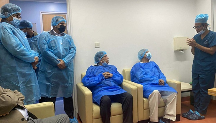 খালেদা জিয়াকে দেখতে এভারকেয়ারে প্রধান উপদেষ্টা