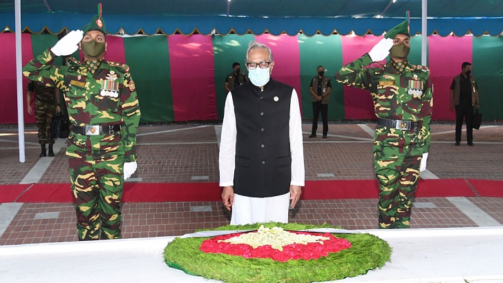 বঙ্গবন্ধুর সমাধিতে রাষ্ট্রপতির শ্রদ্ধা