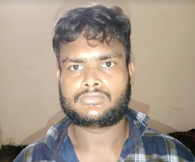 ফতুল্লায় পেশাদার ছিনতাইকারী শাওন গ্রেফতার