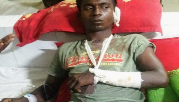 এসএমএস দিয়ে বোনকে উত্ত্যক্ত, উত্ত্যক্তকারীকে কোপালো দুই ভাই