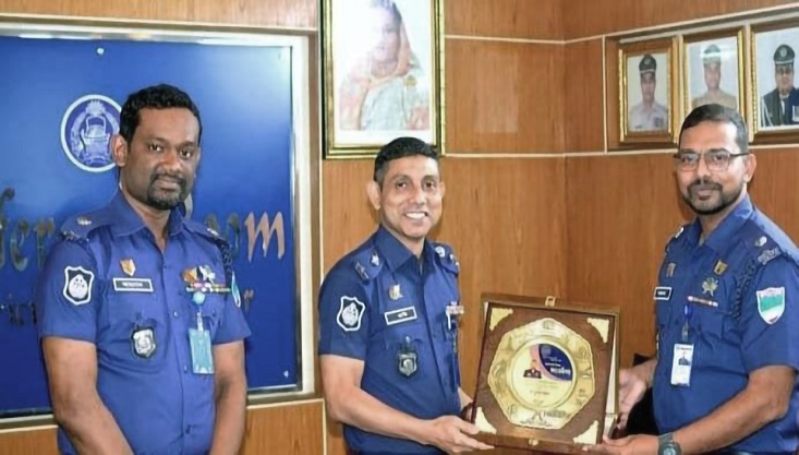 মেহেরপুর অতিরিক্ত পুলিশ সুপারকে বিদায় সংবর্ধনা