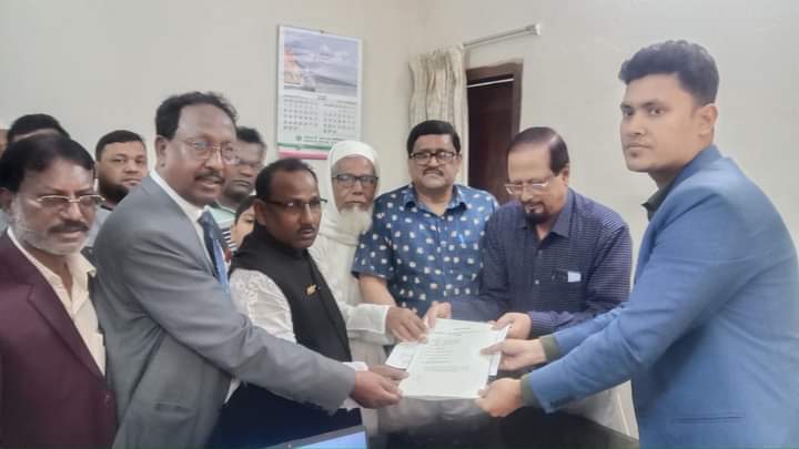 আমদাহ ইউপি নির্বাচনে আ.লীগের মনোনীত প্রার্থীর মনোনয়নপত্র জমা