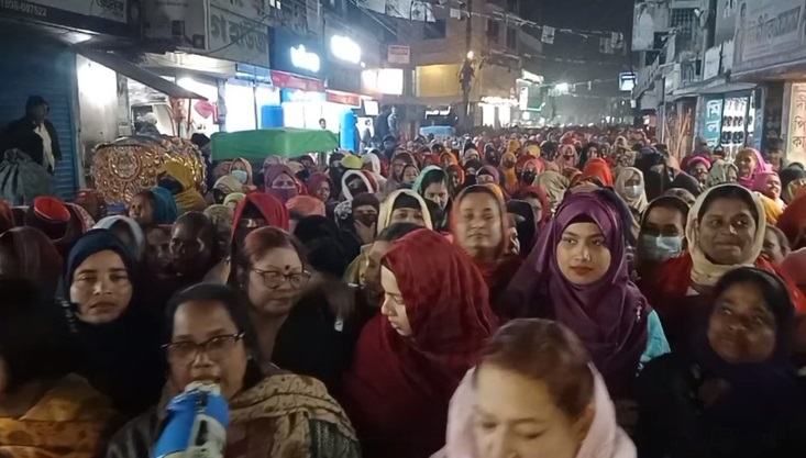 মেহেরপুরে নির্বাচনী প্রচারণার শেষ দিনে নৌকার মিছিলে গণজোয়ার