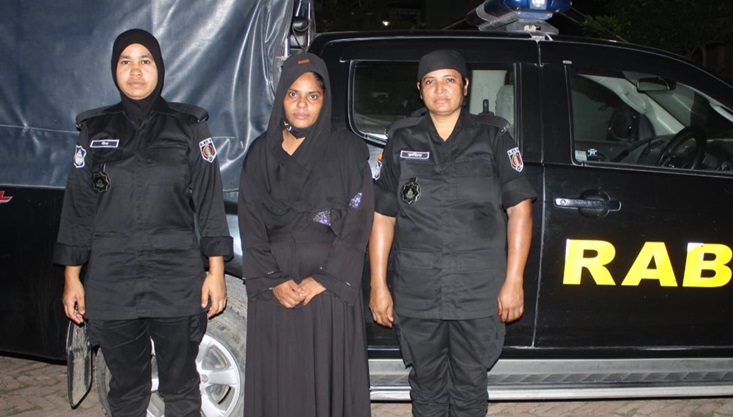 গাংনীতে ফেনসিডিলসহ নারী আটক