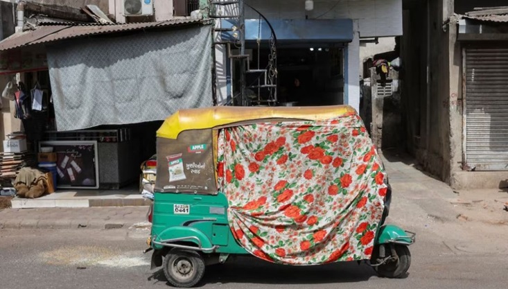 উত্তর প্রদেশে প্রচণ্ড গরমে ৩৩ ভোটকর্মীর মৃত্যু