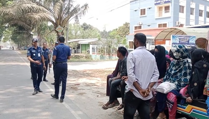 মেহেরপুরে যৌথ বাহিনীর সড়ক অভিযান অব্যাহত