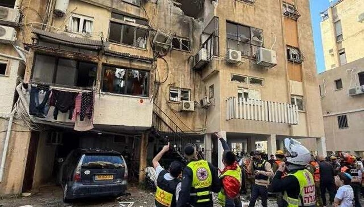 ইসরায়েলের মধ্যাঞ্চলে ইরানের হামলায় আহত ১২