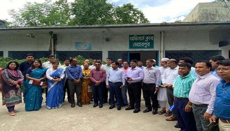 মেহেরপুর জেলা প্রশাসককে বিদায় সংবর্ধনা