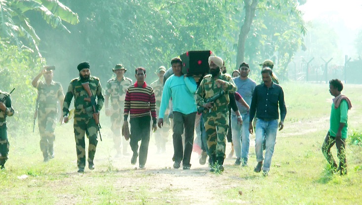 মেহেরপুর সীমান্তে বিজিবি-বিএসএফ এর মাধ্যমে খুলছে মানবতার দুয়ার