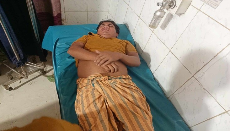 গাংনীতে সব্জি ব্যবসায়ীকে গাছে বেঁধে ভ্যান ছিনতাই