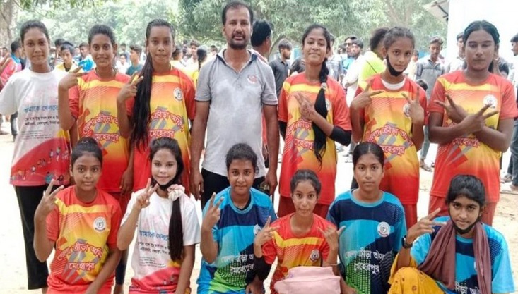 মেহেরপুরে গ্রীষ্মকালীন মেয়েদের কাবাডীতে আমঝুপি চ্যাম্পিয়ন