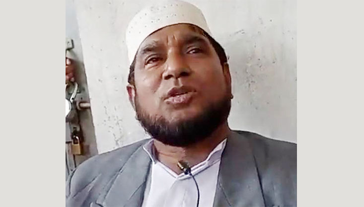 মাদ্রাসা শিক্ষক নিজেকে নির্দোষ দাবী করে বিভিন্ন মহলের দ্বারস্থ হচ্ছেন