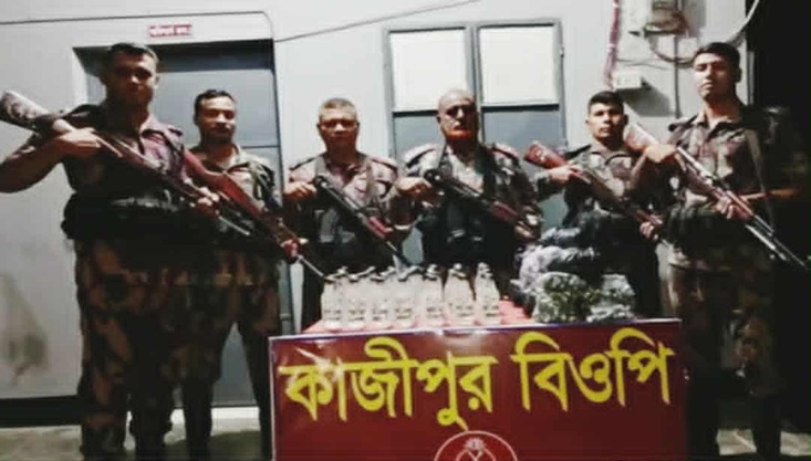 গাংনীতে বিজিবির অভিযানে মদ ও পটকা উদ্ধার