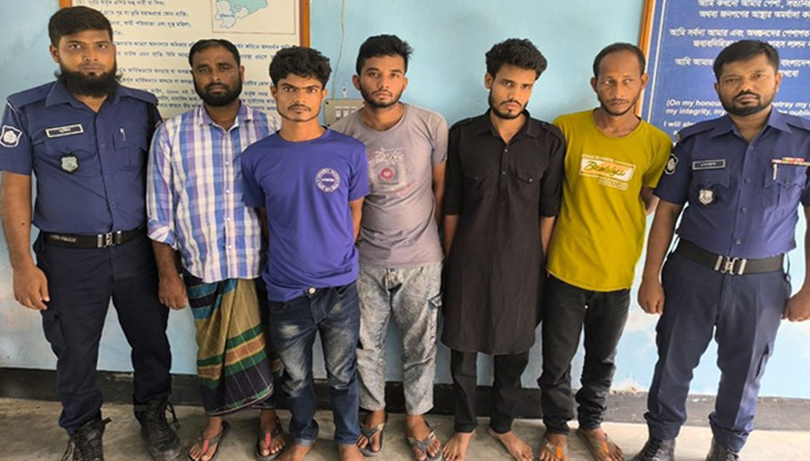 গাংনী থানার অদুরে বোমা ফাটিয়ে ডাকাতির ঘটনায় ৫ জন আটক