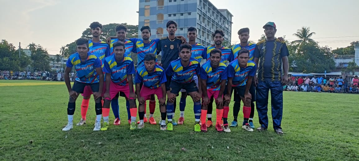 দারিয়াপুর ফুটবল টুর্ণামেন্টে চিৎলা জাগরণী ক্লাব কোয়াটার ফাইনালে
