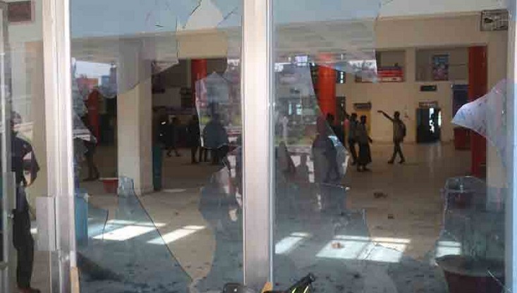 খুলনা রেলস্টেশনে পুলিশ-বিএনপি সংঘর্ষ