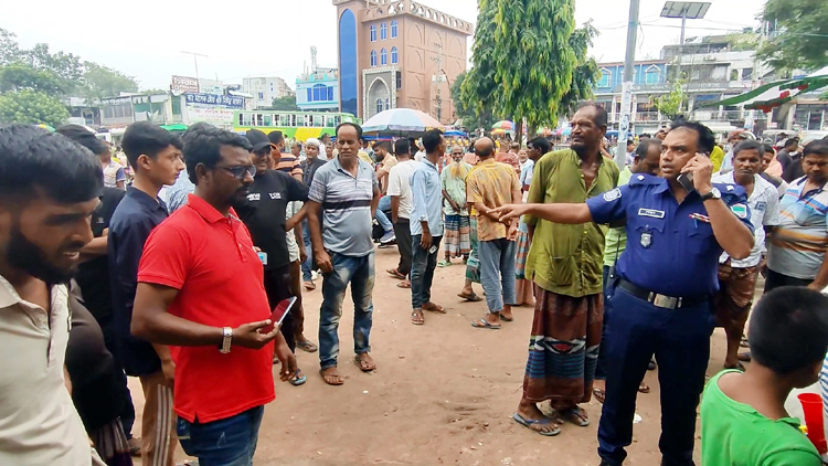 বিএনপির কর্মসূচির আগে গাংনীতে বিকট বিস্ফোরণ
