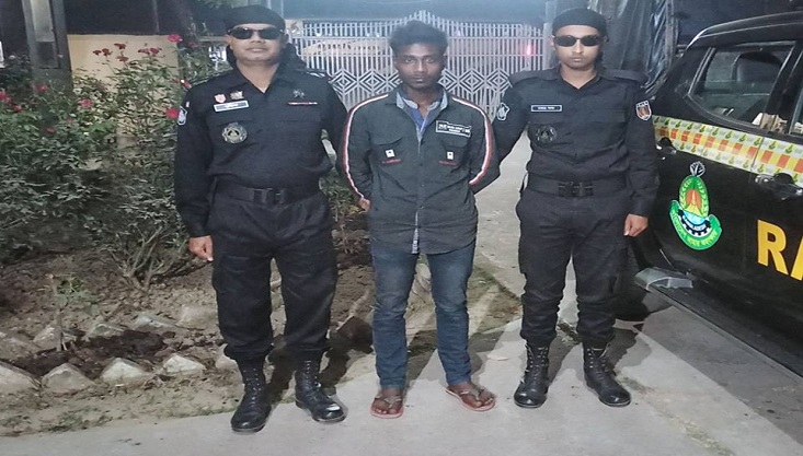 ঝিনাইদহে ওয়ারেন্টভুক্ত পলাতক আসামীকে গ্রেফতার