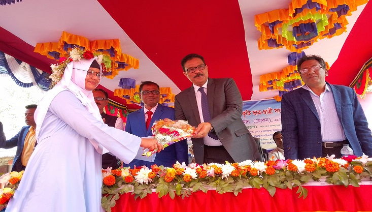 গাংনী জুগিন্দা মাধ্যঃ বিদ্যাঃ নবীনবরণ ও কৃতি শিক্ষার্থীদের সংবর্ধনা